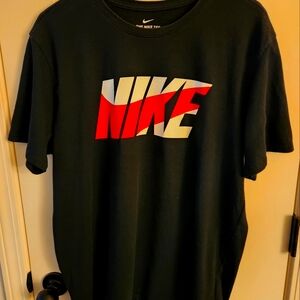 Mens Large Nike Black, Red & White Tee Shirt